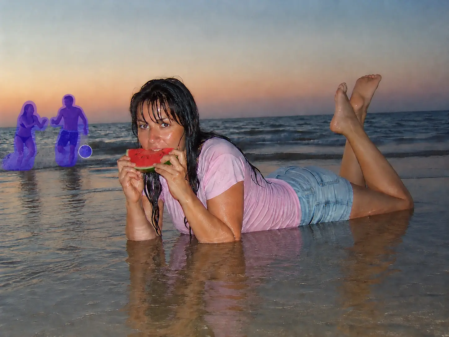 Original sample photo before AI object removal.