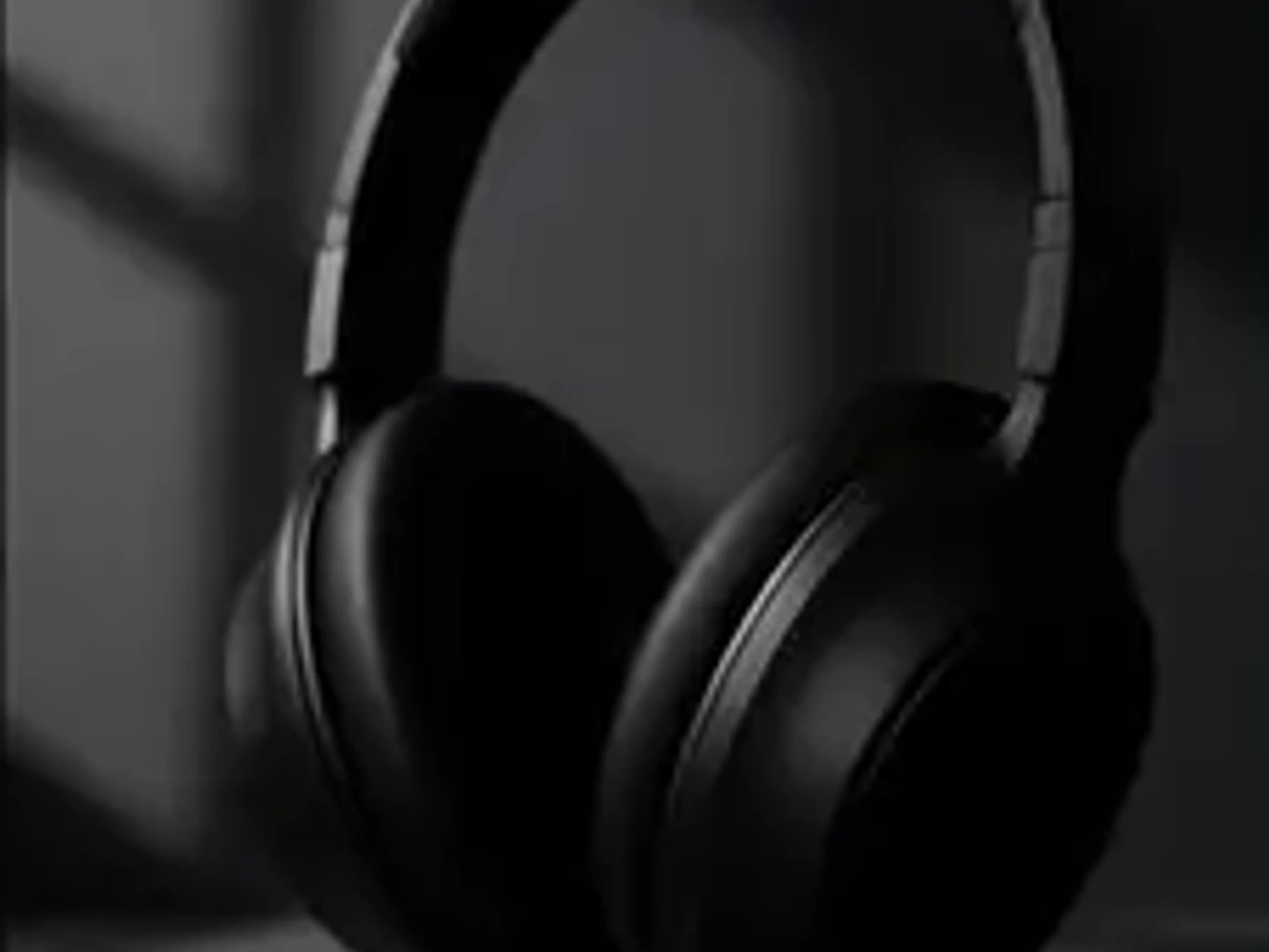 Black headphones product shot staged for an online listing.